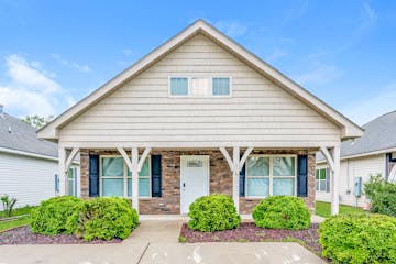 304 CREEK RUN CIR CALERA, AL 35040